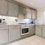 Roomspace Serviced Apartments - Cascades Court