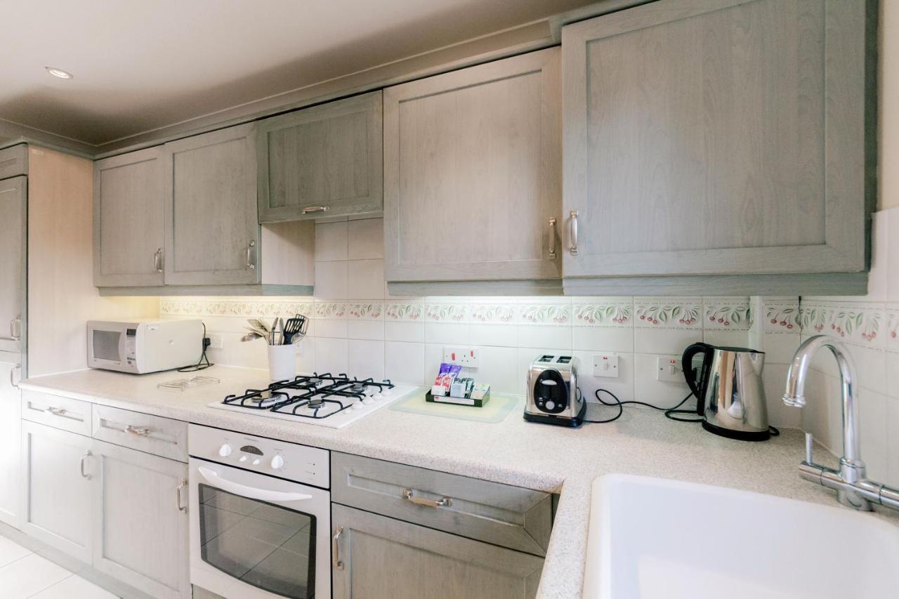 Roomspace Serviced - Cascades Court *